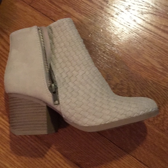 Booties - Picture 4 of 4